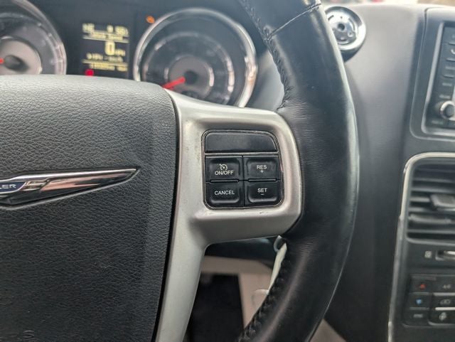 2016 Chrysler Town & Country Touring-L