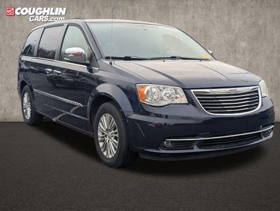 2016 Chrysler Town & Country Touring-L