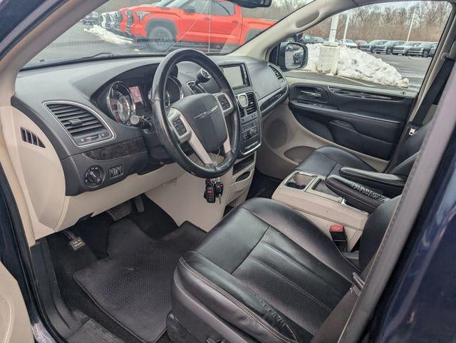 2016 Chrysler Town & Country Touring-L