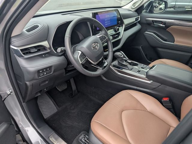 2025 Toyota Highlander Hybrid Limited 25th Edition