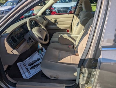 2004 Ford Crown Victoria LX