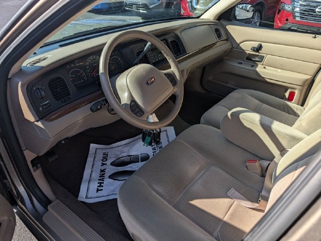 2004 Ford Crown Victoria LX