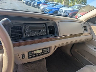 2004 Ford Crown Victoria LX