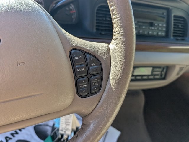 2004 Ford Crown Victoria LX