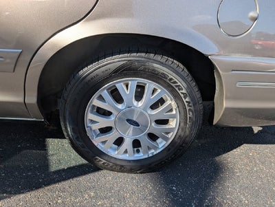 2004 Ford Crown Victoria LX