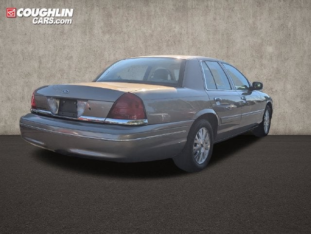 2004 Ford Crown Victoria LX