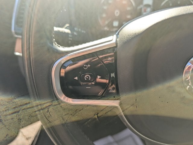 2021 Volvo XC90 Momentum