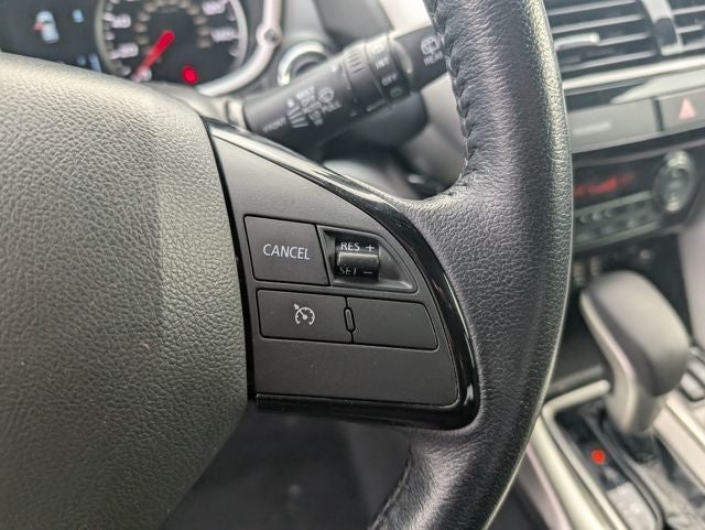 2023 Mitsubishi Eclipse Cross Base