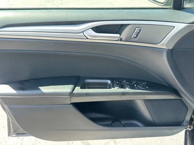 2020 Ford Fusion SE