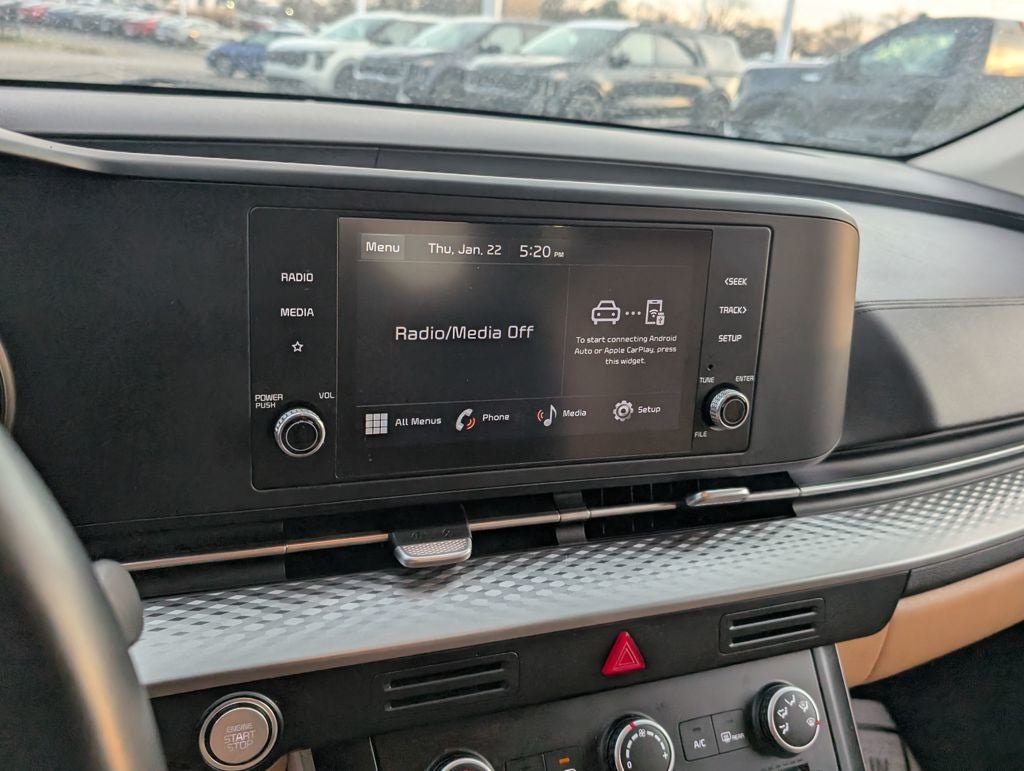 2024 Kia Carnival LX