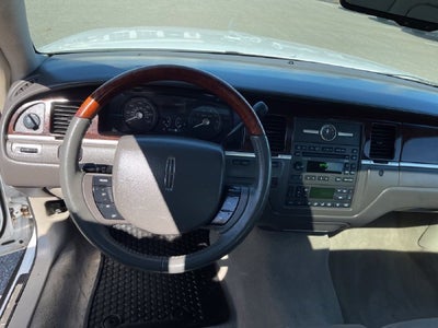 2007 Lincoln Town Car Signature Limited
