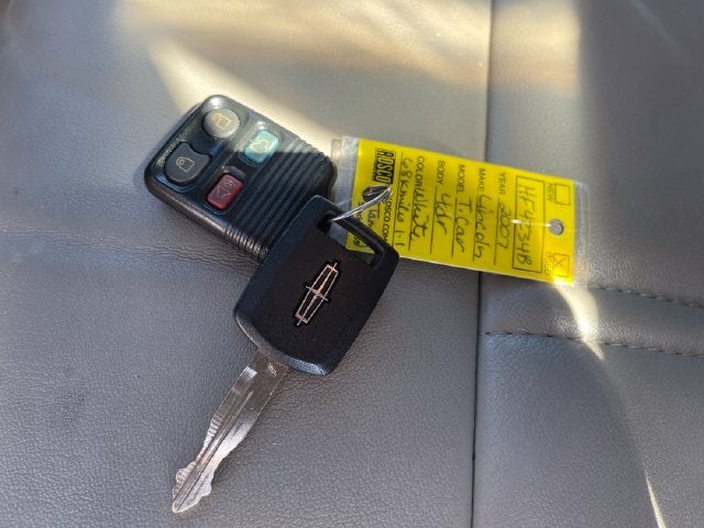 2007 Lincoln Town Car Signature Limited