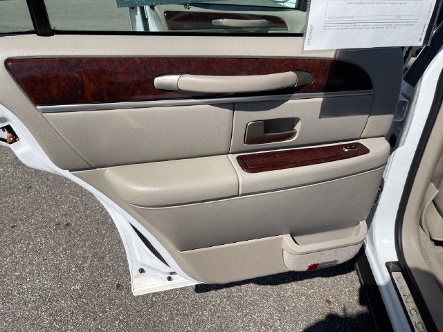 2007 Lincoln Town Car Signature Limited
