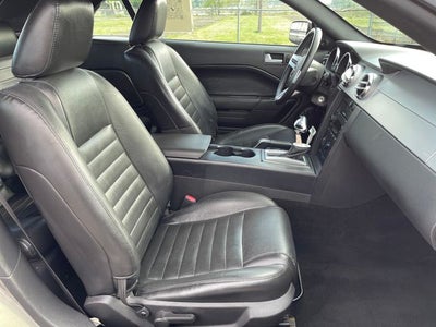 2005 Ford Mustang GT Premium