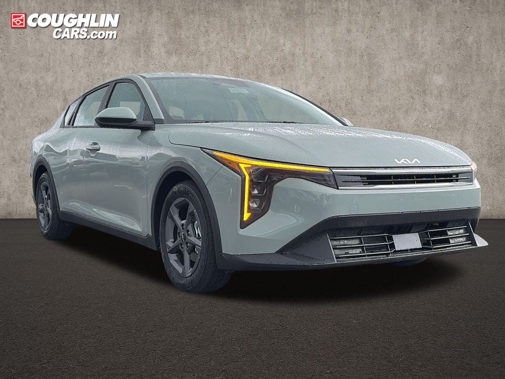 2026 Kia K4 LXS AT's photo