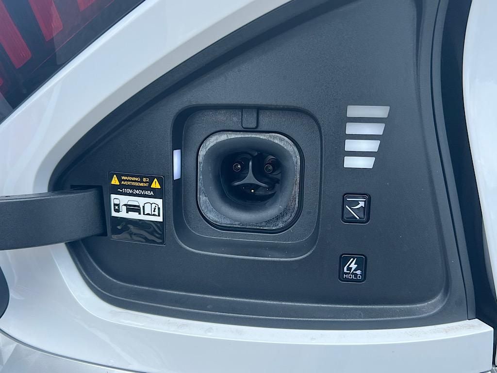 2025 Kia EV6 Light