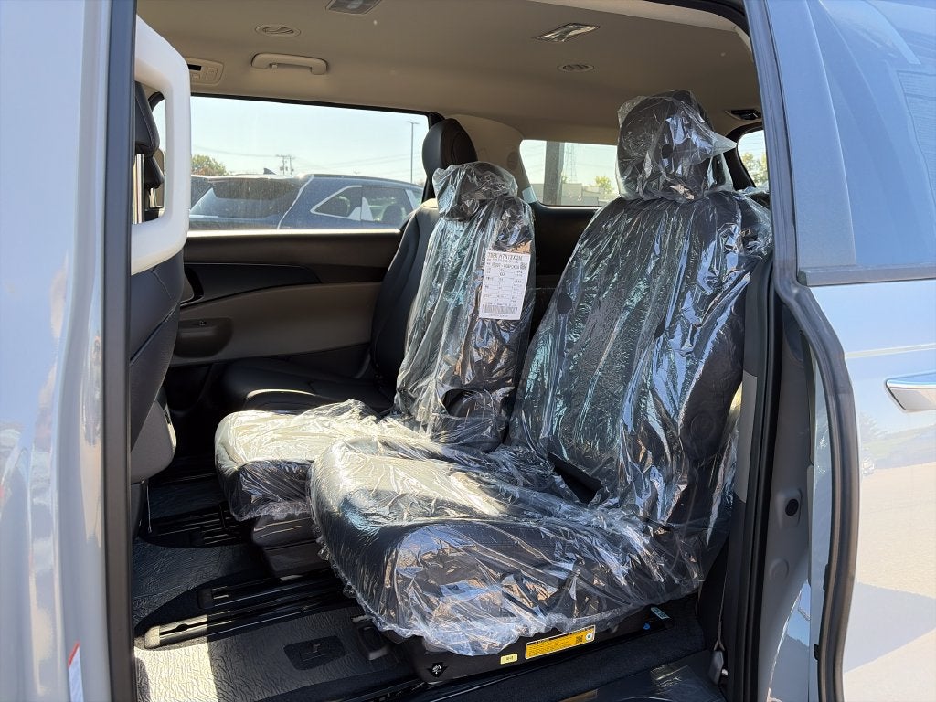 2027 Kia Carnival LXS