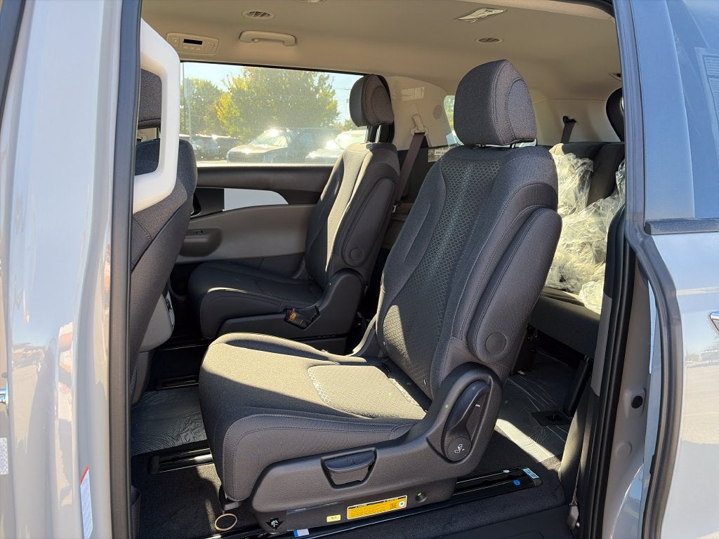 2027 Kia Carnival LX
