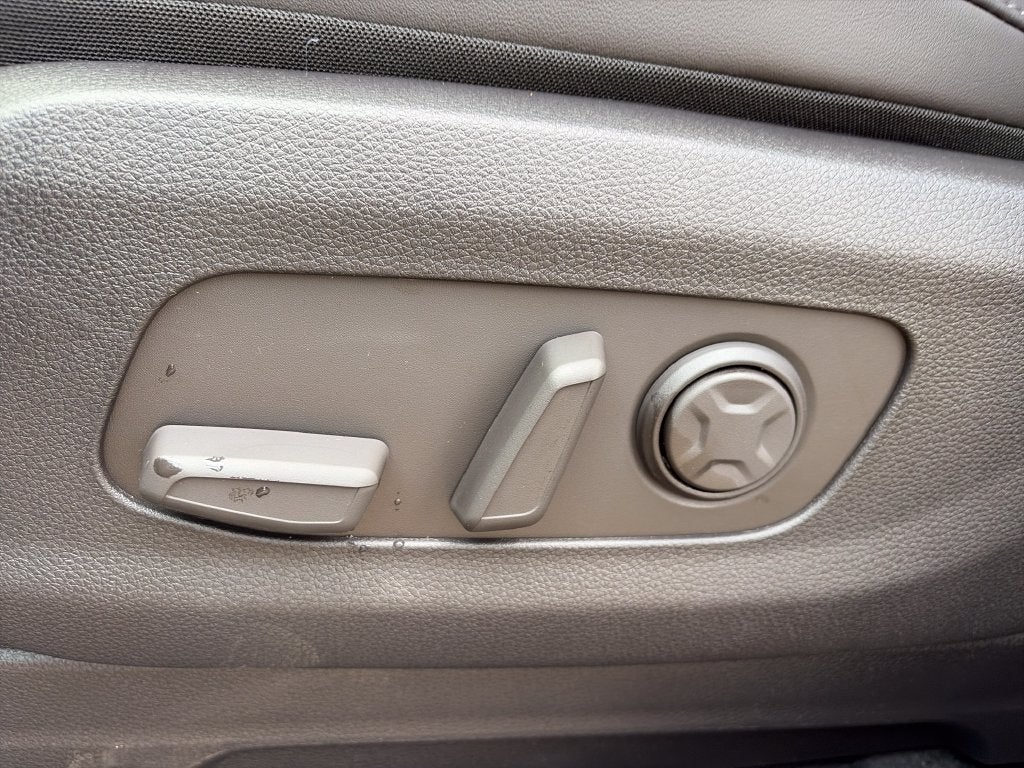 2027 Kia Carnival EX