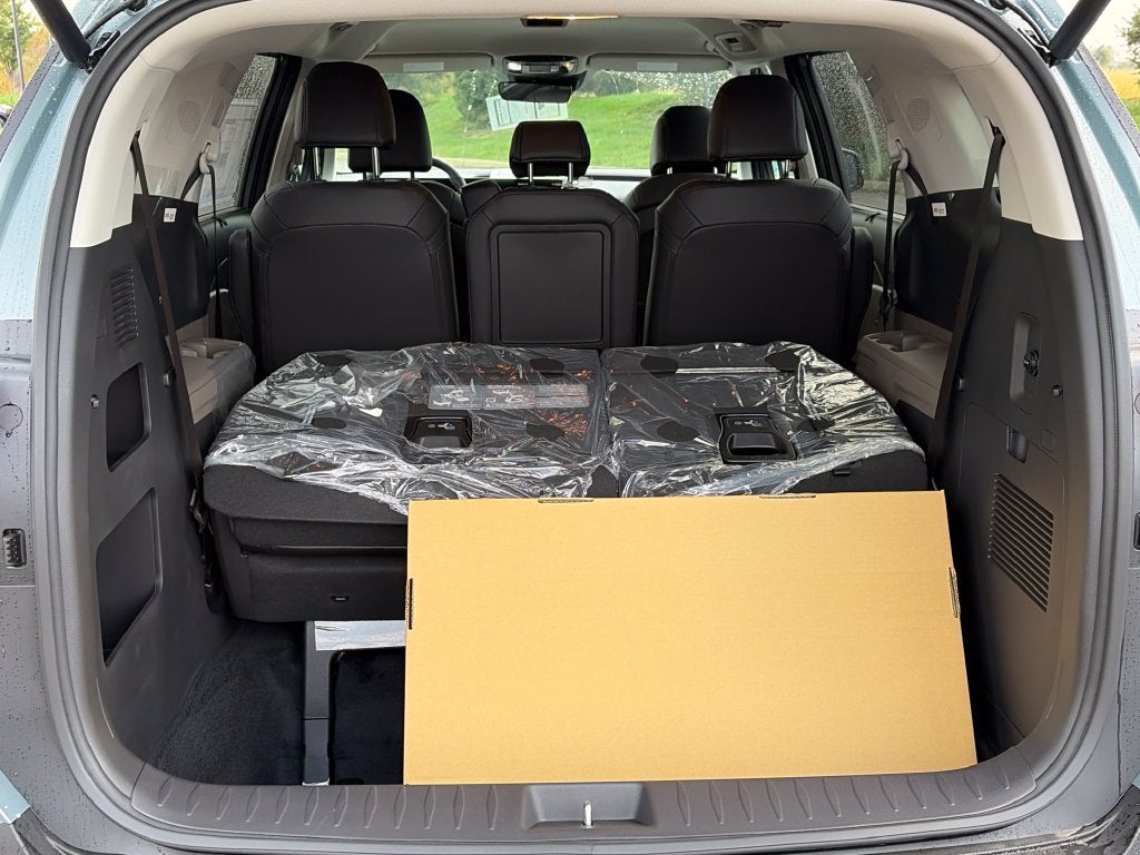 2027 Kia Carnival EX