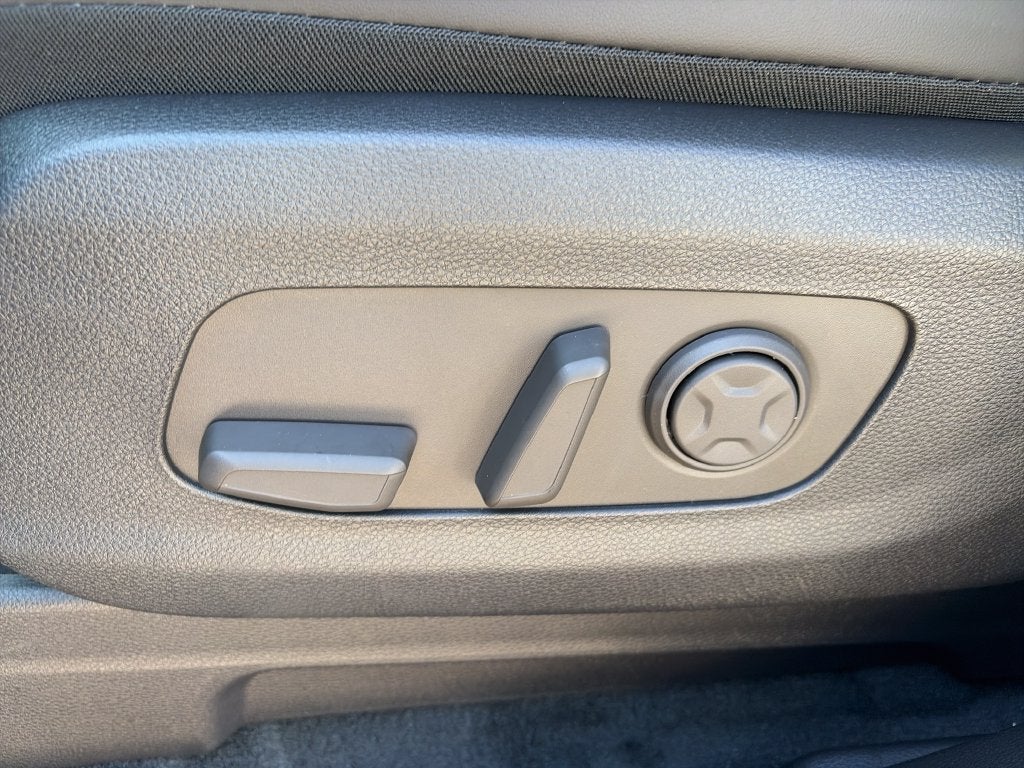 2027 Kia Carnival SX