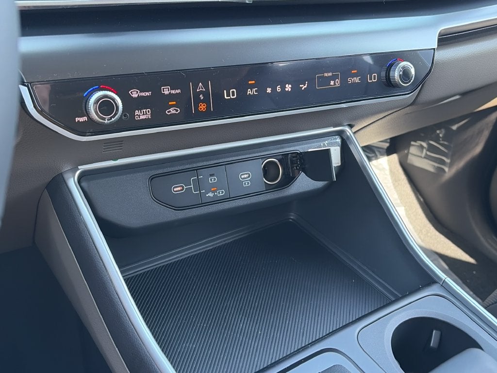 2027 Kia Carnival LXS