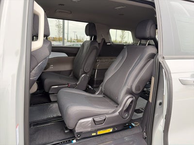 2027 Kia Carnival LX
