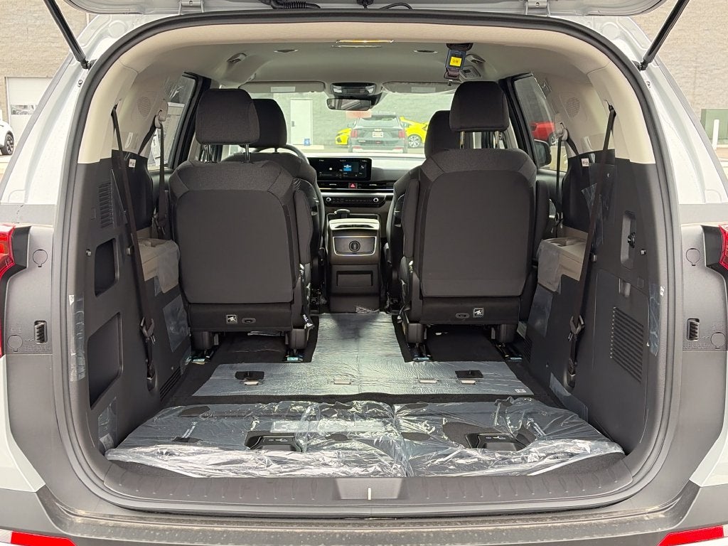 2027 Kia Carnival LX