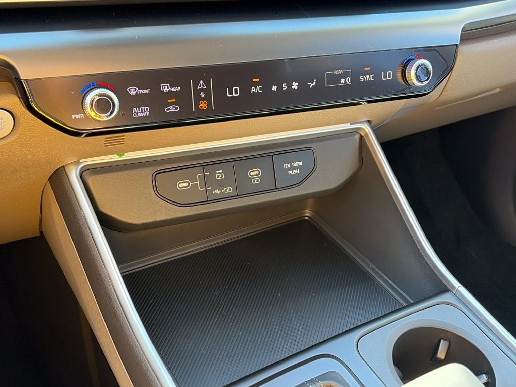 2027 Kia Carnival LX