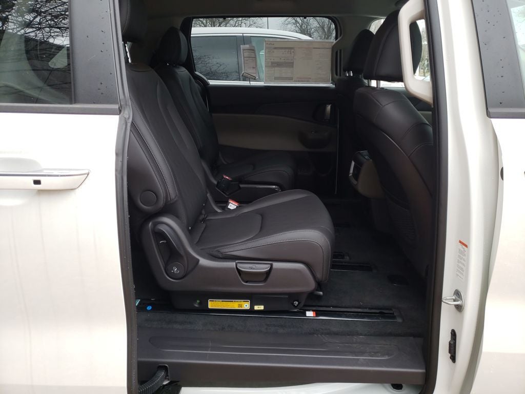 2026 Kia Carnival EX