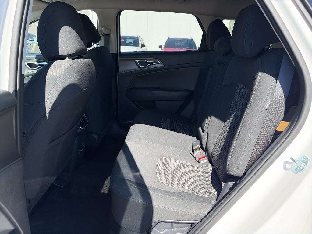 2027 Kia Sportage Hybrid LX