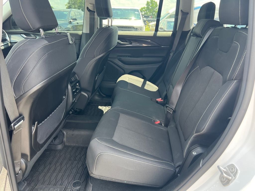 2023 Jeep Grand Cherokee Laredo