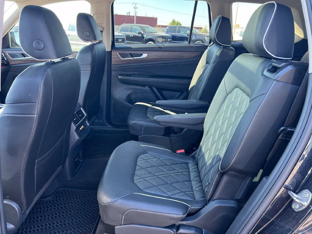 2025 Volkswagen Atlas 2.0T SEL Premium R-Line