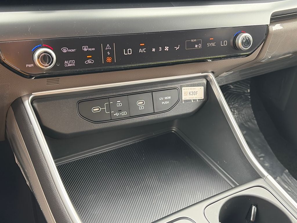 2026 Kia Carnival Base