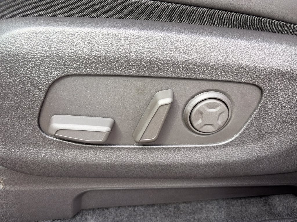 2027 Kia Carnival LXS
