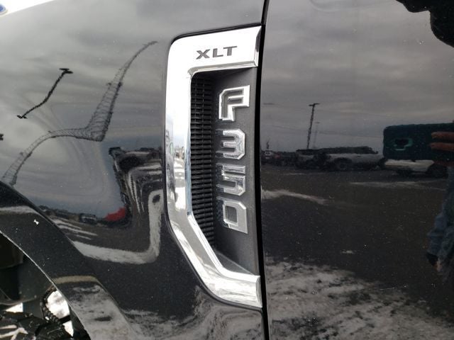 2022 Ford F-350SD XLT DRW