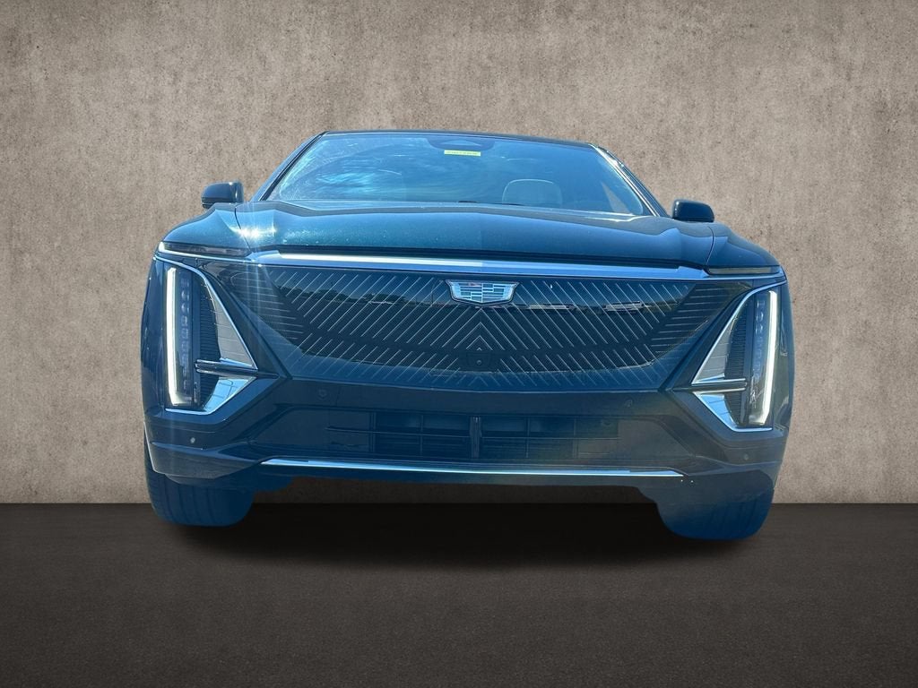 2024 Cadillac LYRIQ Luxury 2