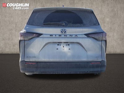 2025 Toyota Sienna XLE